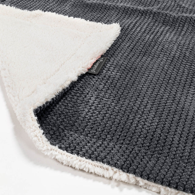 Sherpa Throw / Blanket - Pom Pom Black 01