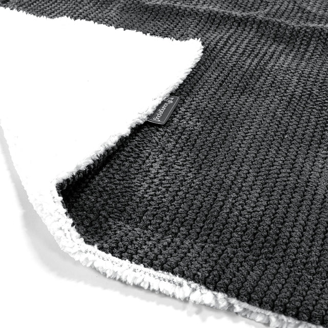 Sherpa Throw / Blanket - Pom Pom Black 01