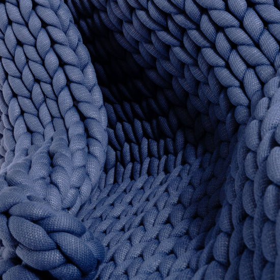 Lounge Pug - Heavy Calming Anxiety WEIGHTED BLANKET - for Adults - CHUNKY KNIT DARK BLUE - 5 KG 135 x 150 cm
