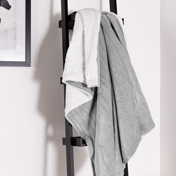 Sherpa Throw / Blanket - Fleece Light Grey 05