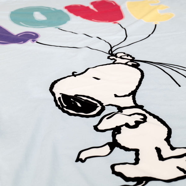 Snoopy Fleece Throw / Blanket - Love Slogan Fabric Close-up Image