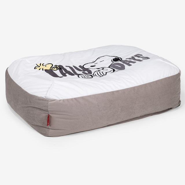 Snoopy Sloucher Medium Dog Bed - Lazy 02